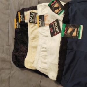 Assorted panties